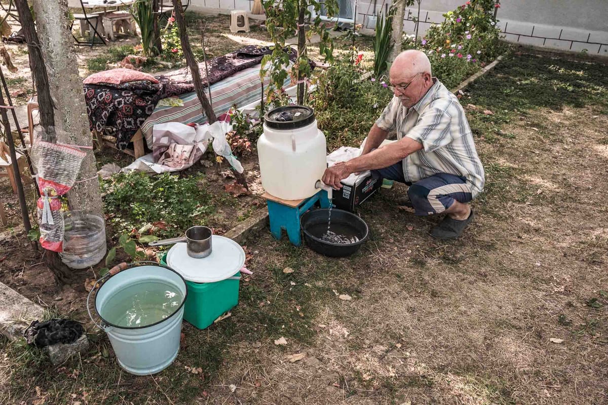 Защо стотици хиляди българи са без вода?